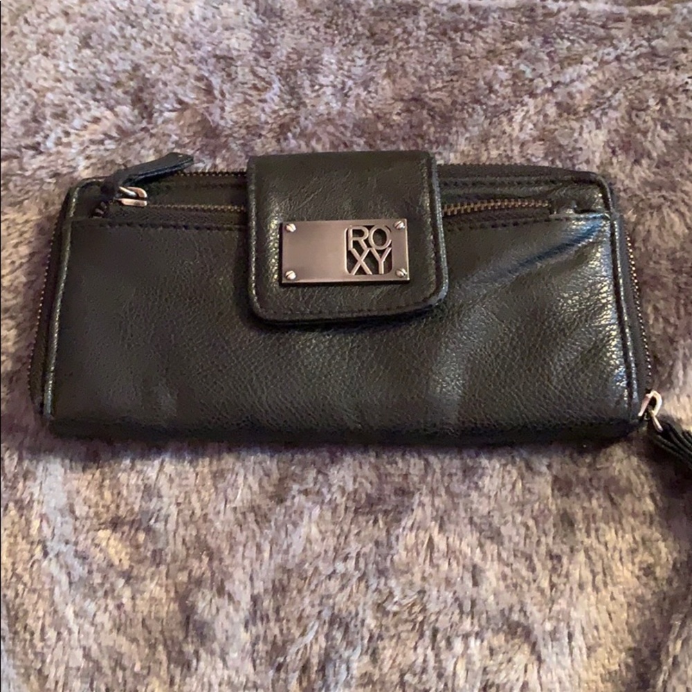 Black leather roxy wallet